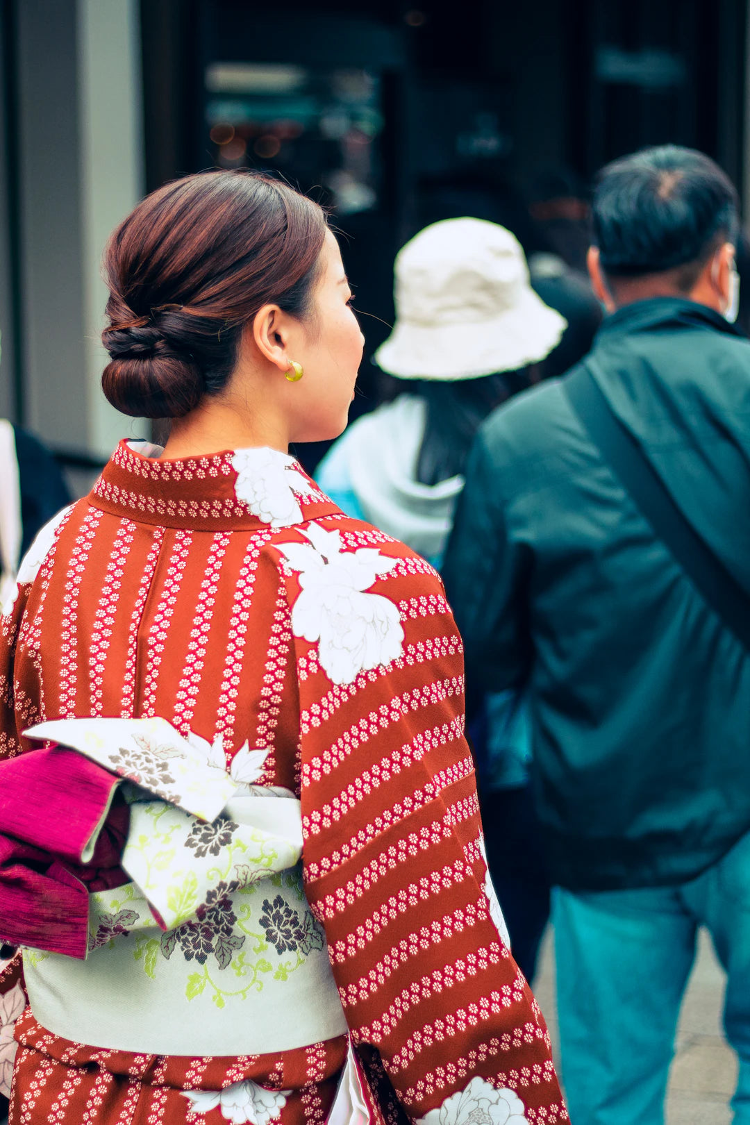 Navigating Print Patterns in Kimonos and T-shirts